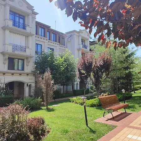Life Private Apartament *