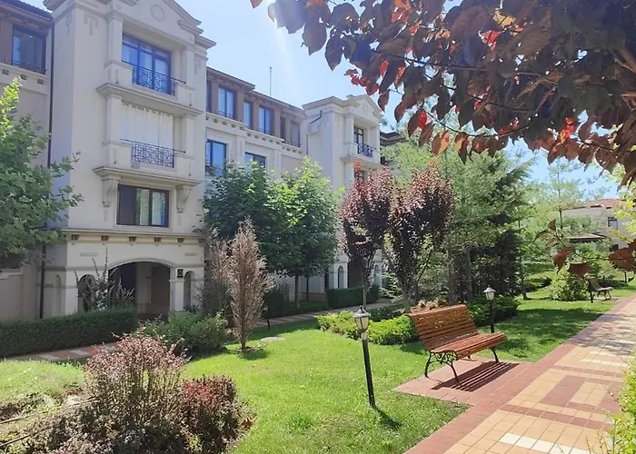 Life Private Apartament *